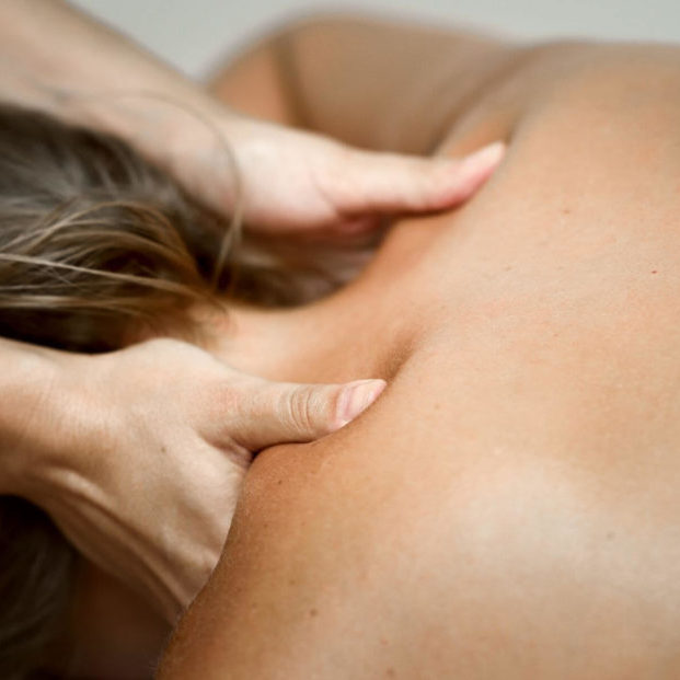 massage therapy to release tight shoulders